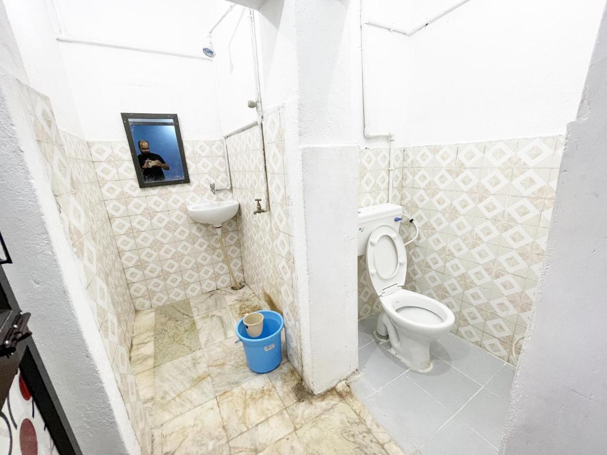 Hotel Radha Krishna Пури Экстерьер фото