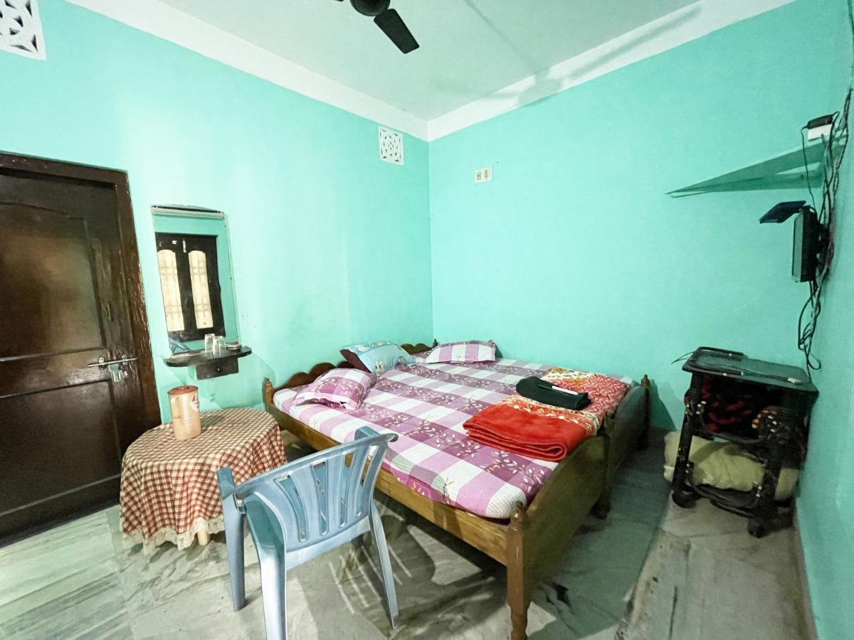 Hotel Radha Krishna Пури Экстерьер фото