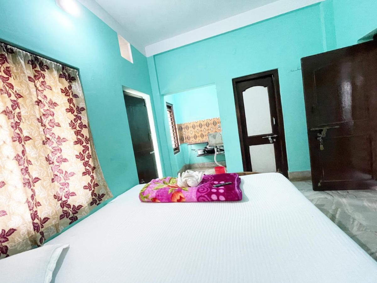 Hotel Radha Krishna Пури Экстерьер фото
