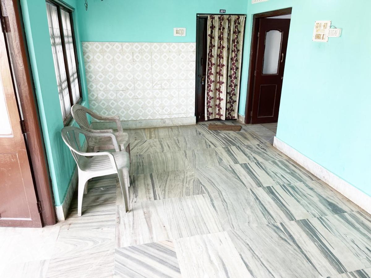 Hotel Radha Krishna Пури Экстерьер фото