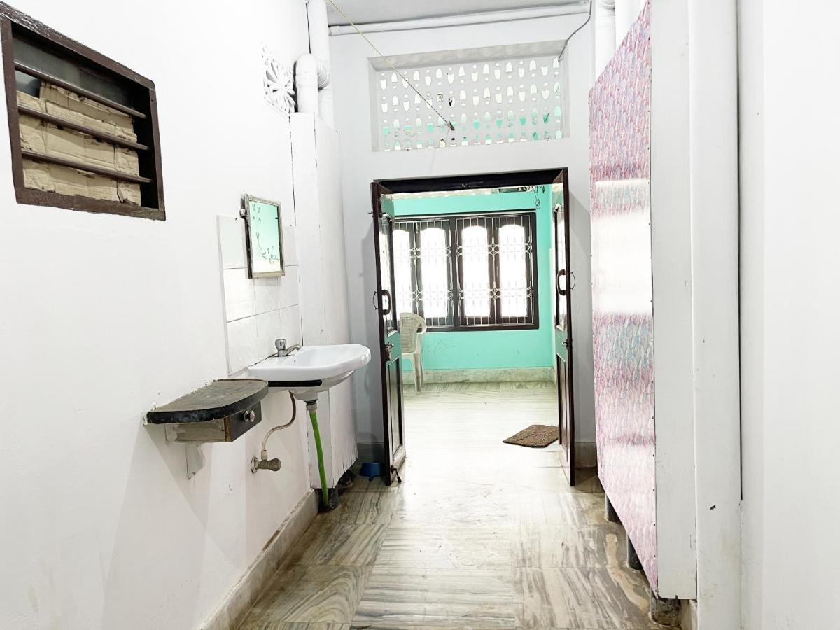 Hotel Radha Krishna Пури Экстерьер фото