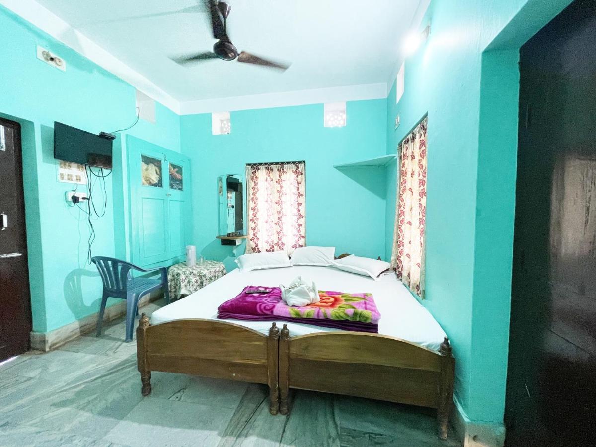 Hotel Radha Krishna Пури Экстерьер фото