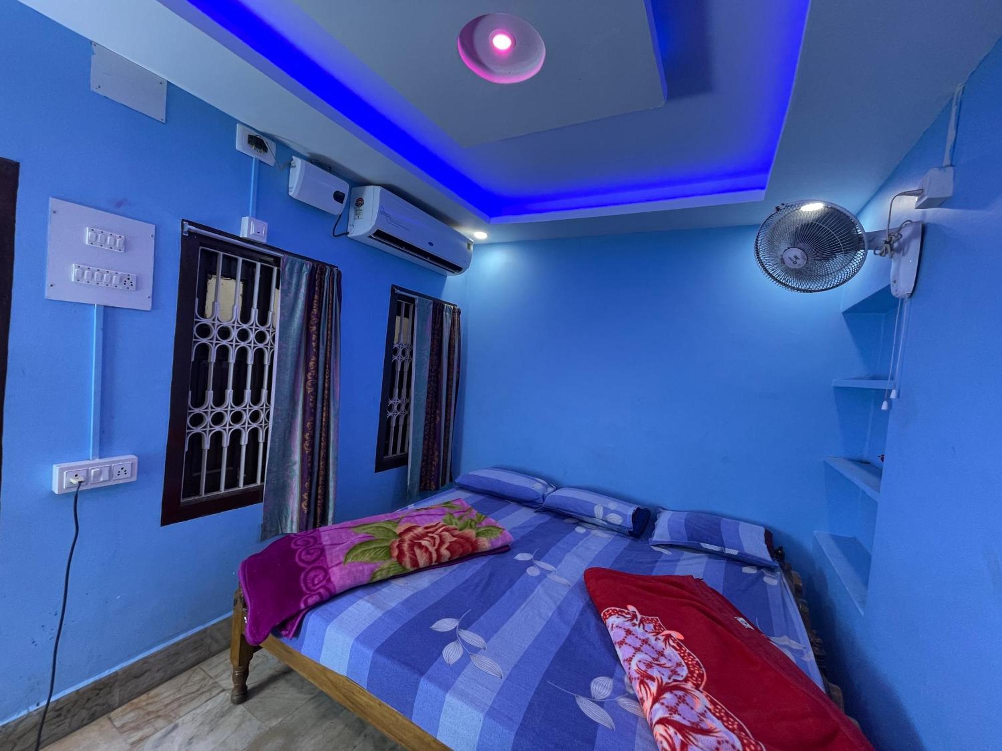 Hotel Radha Krishna Пури Экстерьер фото