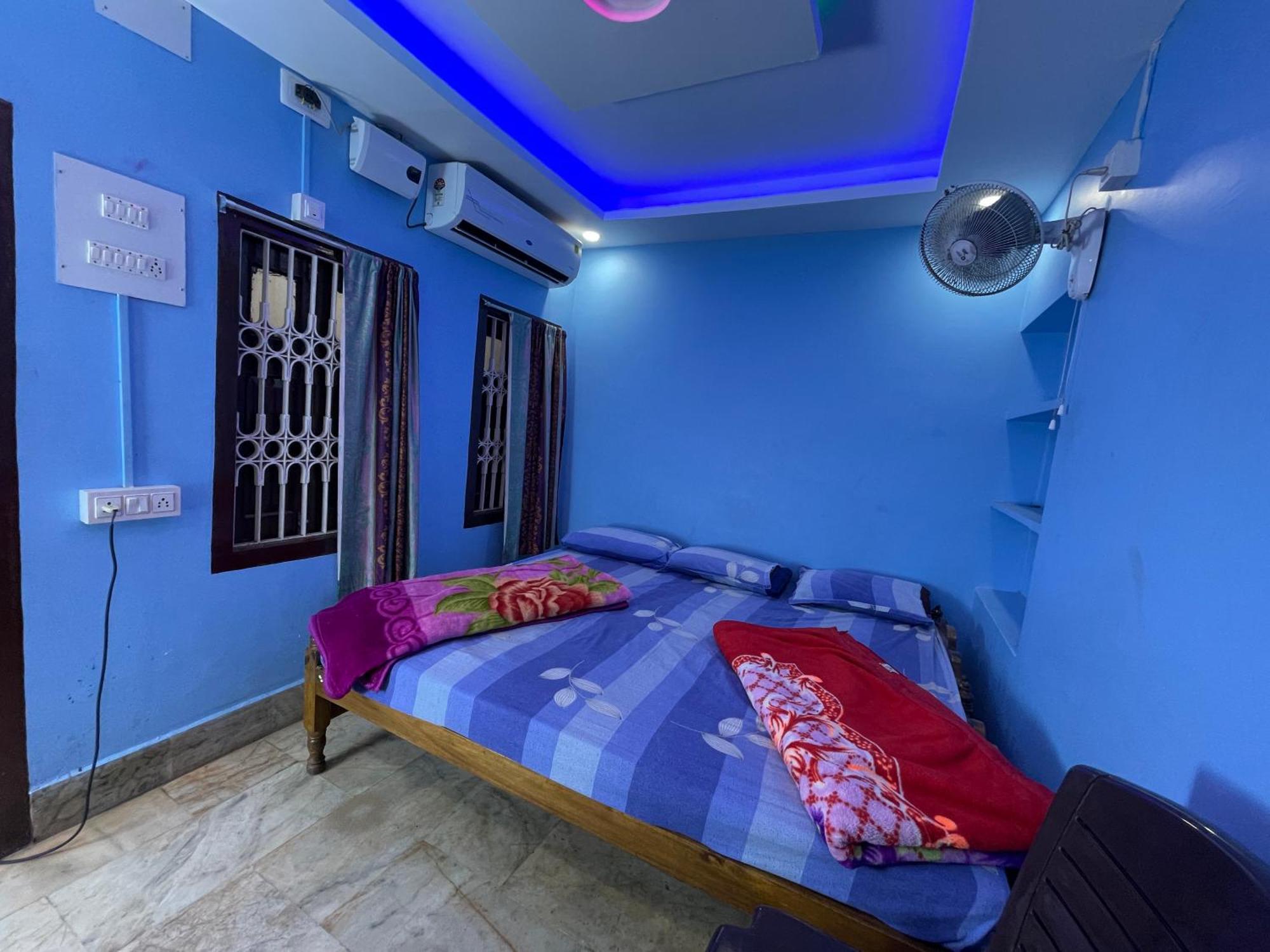 Hotel Radha Krishna Пури Экстерьер фото