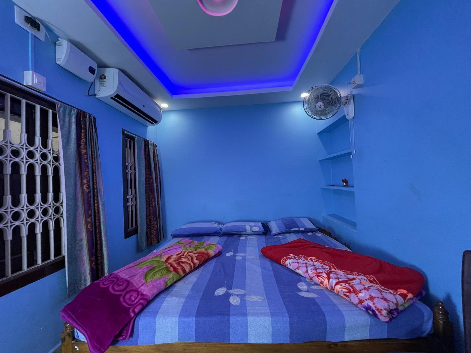 Hotel Radha Krishna Пури Экстерьер фото