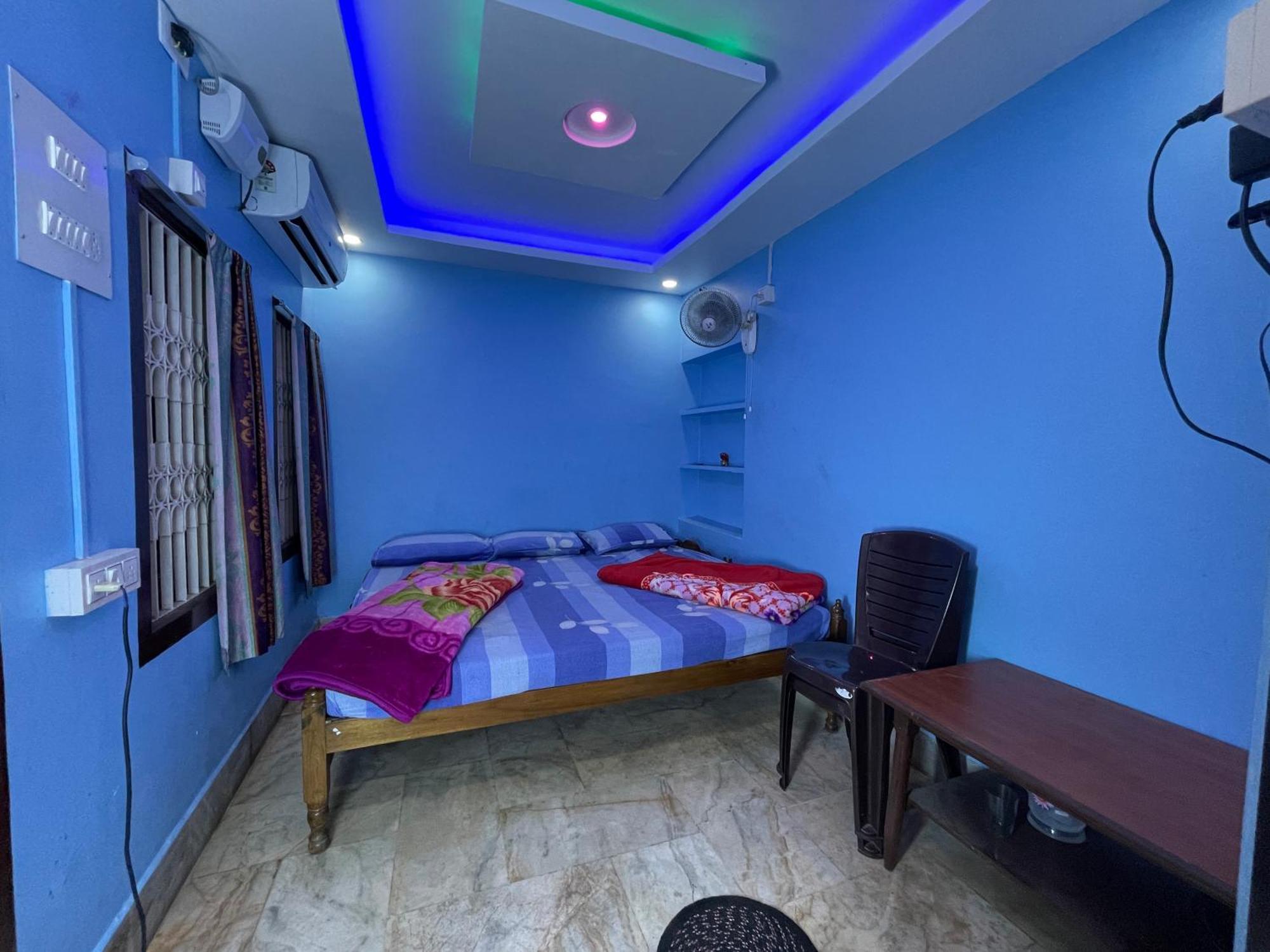 Hotel Radha Krishna Пури Экстерьер фото